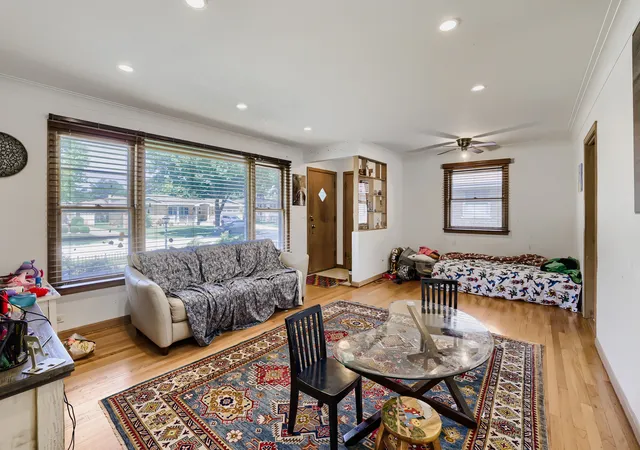Photo 3 of Single family home for sale at 603 N Wilshire Ln, Arlington Heights, IL 60004 | MLS# 12722842 | Listing updated on 2026-08-25