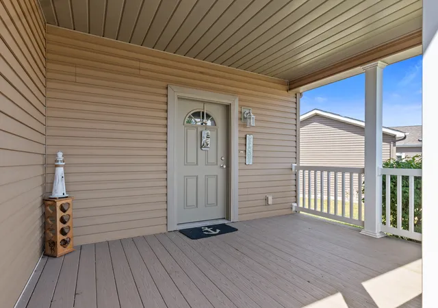 Photo 2 of Single family home for sale at 1532 Meadow View Ln, Grayslake, IL 60030 | MLS# 12722867 | Listing updated on 2026-08-09