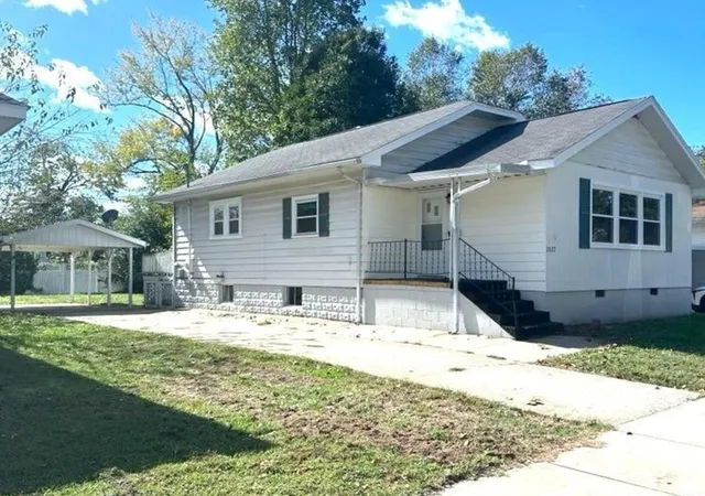 Photo 1 of Single family home for sale at 2027 Herbert St, Murphysboro, IL 62966 | MLS# 12722877 | Listing updated on 2026-09-07