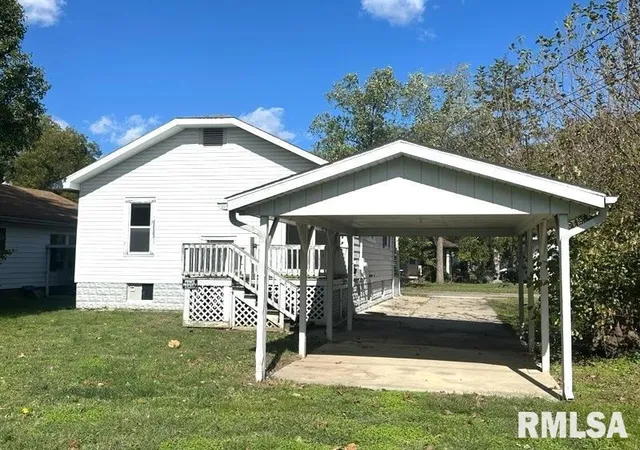 Photo 14 of Single family home for sale at 2027 Herbert St, Murphysboro, IL 62966 | MLS# 12722877 | Listing updated on 2026-09-07