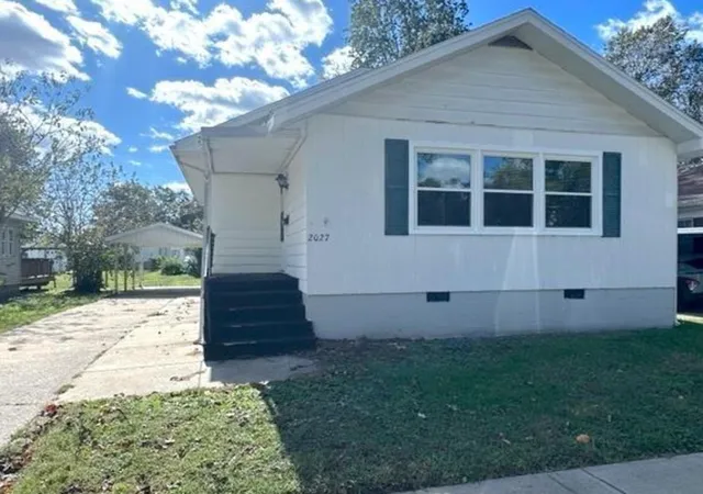 Photo 2 of Single family home for sale at 2027 Herbert St, Murphysboro, IL 62966 | MLS# 12722877 | Listing updated on 2026-09-07