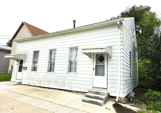 Photo 3 of Single family home for sale at 646 Payson Ave, Quincy, IL 62301 | MLS# 12722904 | Listing updated on 2026-09-21