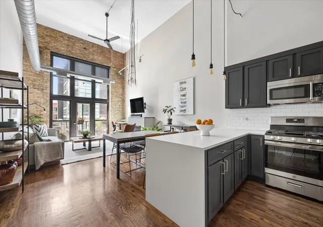 Photo 2 of Condo for sale at 203 S Sangamon St #308, Chicago, IL 60607 | MLS# 12722910 | Listing updated on 2026-09-18