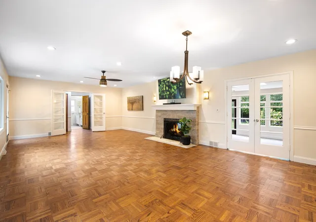 Photo 3 of Single family home for sale at 1433 Fulton Ave, Winthrop Harbor, IL 60096 | MLS# 12722931 | Listing updated on 2026-10-08