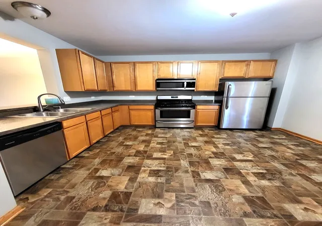 Photo 3 of Townhouse for sale at 3348 Cameron Dr, Elgin, IL 60124 | MLS# 12722941 | Listing updated on 2026-08-09