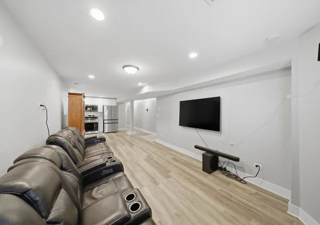 Listing Photo 5 - Condo for sale in building located at 4541 S Prairie Ave, Chicago, IL 60653 - Unit #1N