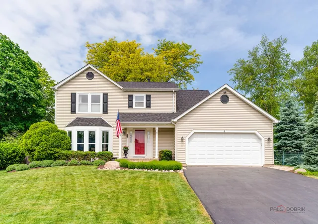Photo 1 of Single family home for sale at 4 Montana Ct, Cary, IL 60013 | MLS# 12723007 | Listing updated on 2026-09-14