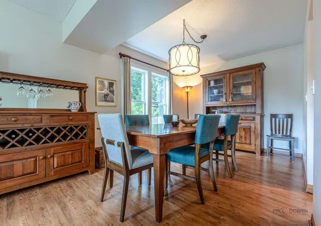 Photo 3 of Single family home for sale at 4 Montana Ct, Cary, IL 60013 | MLS# 12723007 | Listing updated on 2026-09-14