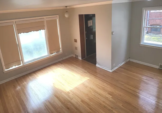 Photo 4 of Single family home for sale at 7023 S Bennett Ave, Chicago, IL 60649 | MLS# 12723009 | Listing updated on 2026-09-01