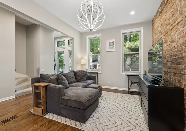 4th image of 2307 W Melrose St #F, Chicago, IL 60618 | MLS# 12723046