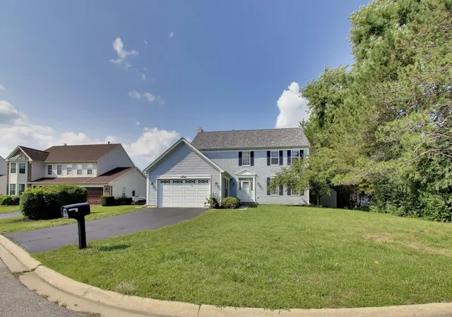 Photo 3 of Single family home for sale at 14106 Glenwood Ct, Libertyville, IL 60048 | MLS# 12723059 | Listing updated on 2026-08-13
