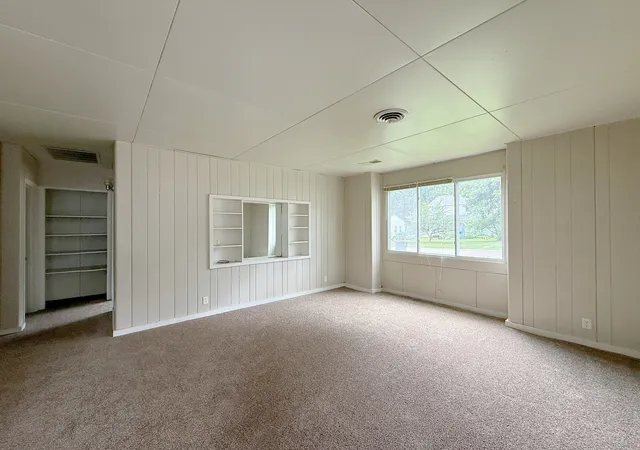 Photo 3 of Single family home for sale at 2113 22 1/2 Ave, Rock Island, IL 61201 | MLS# 12723060 | Listing updated on 2026-10-06