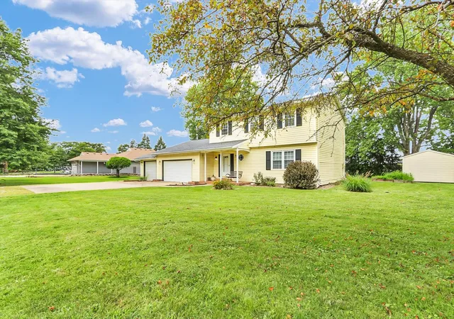 Photo 3 of Single family home for sale at 68 John Ln, Champaign, IL 61822 | MLS# 12723128 | Listing updated on 2026-09-13