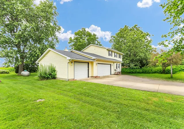 Photo 3 of Single family home for sale at 68 John Ln, Champaign, IL 61822 | MLS# 12723128 | Listing updated on 2026-09-13