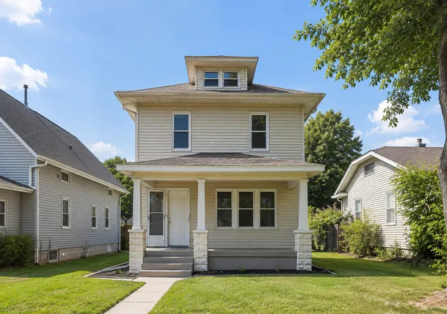 1st image of 174 16th Ave, East Moline, IL 61244 | MLS# 12723156