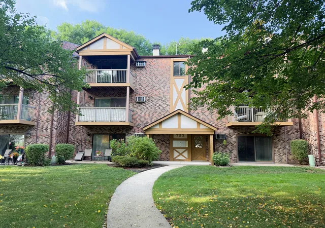 Photo 1 of Condo for sale at 753 S Dwyer Ave #E, Arlington Heights, IL 60005 | MLS# 12723168 | Listing updated on 2026-08-15