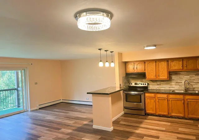 Photo 4 of Condo for sale at 753 S Dwyer Ave #E, Arlington Heights, IL 60005 | MLS# 12723168 | Listing updated on 2026-08-15