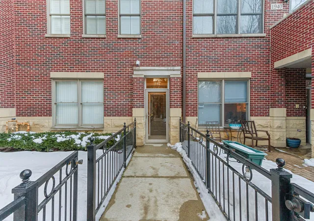 Photo 2 of Condo for sale at 1942 S Prairie St #2, Chicago, IL 60616 | MLS# 12723182 | Listing updated on 2026-09-13