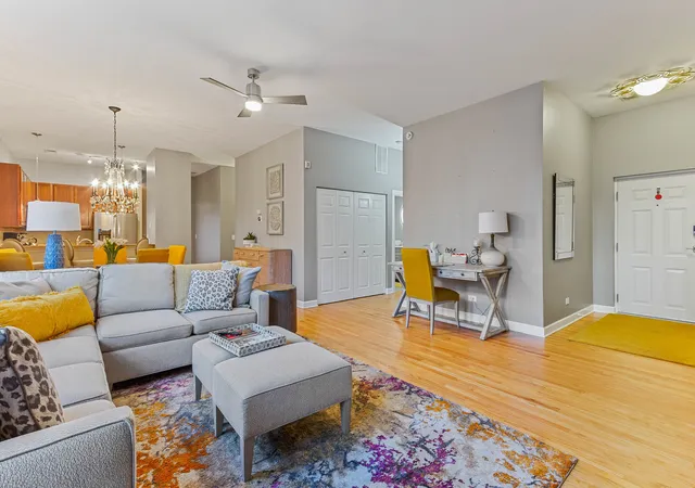 Listing Photo 4 - Condo for sale in building located at 1942 S Prairie St, Chicago, IL 60616 - Unit #2