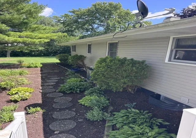 Photo 4 of Single family home for sale at 805 Chelsea St, New Lenox, IL 60451 | MLS# 12723211 | Listing updated on 2026-10-07