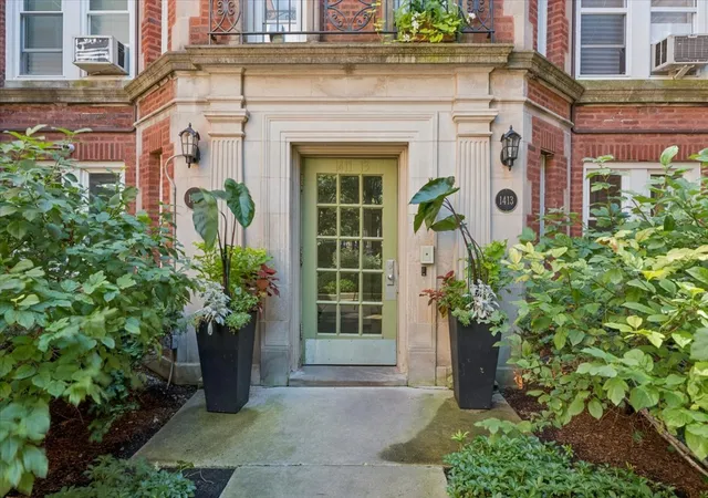 Photo 3 of Townhouse for sale at 1411 W Farwell Ave #M3, Chicago, IL 60626 | MLS# 12723226 | Listing updated on 2026-08-10