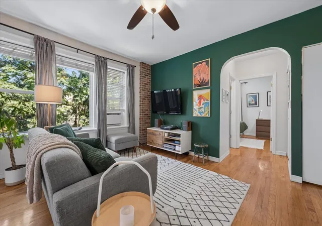 Photo 4 of Townhouse for sale at 1411 W Farwell Ave #M3, Chicago, IL 60626 | MLS# 12723226 | Listing updated on 2026-08-10