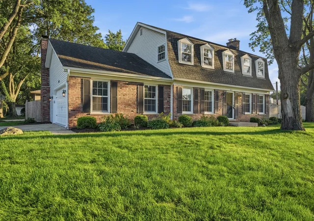 Photo 2 of Single family home for sale at 604 Timber Trl Dr, Naperville, IL 60565 | MLS# 12723234 | Listing updated on 2026-09-15