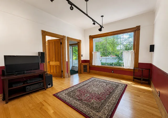 Photo 2 of Single family home for sale at 1013 Simpson St, Evanston, IL 60201 | MLS# 12723235 | Listing updated on 2026-09-24