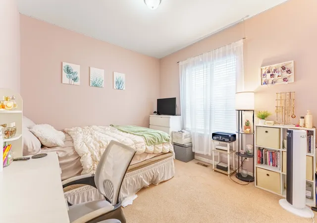 Listing Photo 2 - Condo for sale in building located at 5218 W Galewood Ave, Chicago, IL 60639 - Unit #A