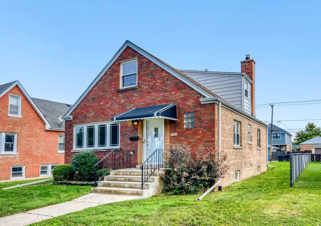 Single family home for sale at 5151 S Natchez Ave, Chicago, IL 60638 | MLS# 12723243