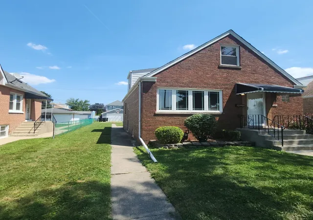 Photo 2 of Single family home for sale at 5151 S Natchez Ave, Chicago, IL 60638 | MLS# 12723243 | Listing updated on 2026-09-03