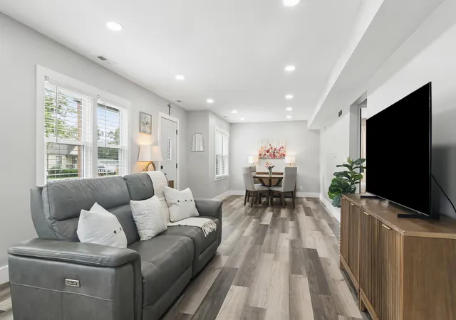 Photo 4 of Single family home for sale at 418 S Lake Ter, Mundelein, IL 60060 | MLS# 12723287 | Listing updated on 2026-08-11