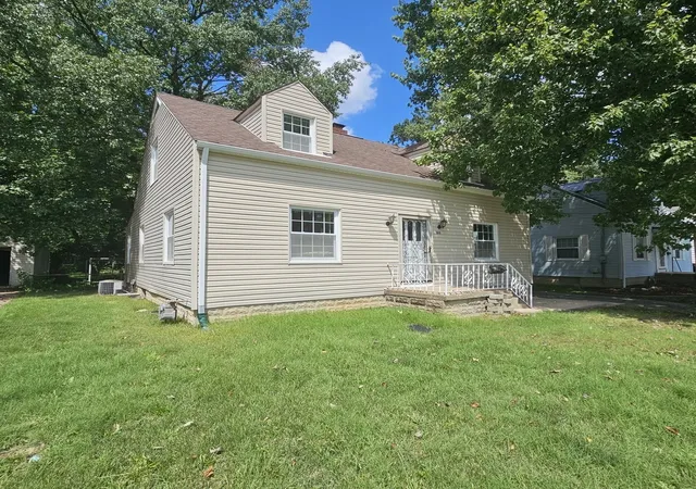 Photo 4 of Sale Pending at 105 S 20th Street, Mt Vernon, IL 62864 | MLS# 12723315 | Listing updated on 2026-09-19