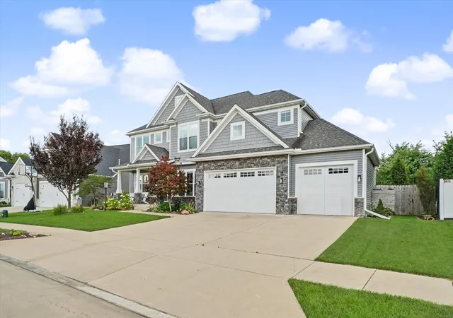 Photo 3 of Single family home for sale at 413 Lake Fls Blvd, Savoy, IL 61874 | MLS# 12723331 | Listing updated on 2026-08-16