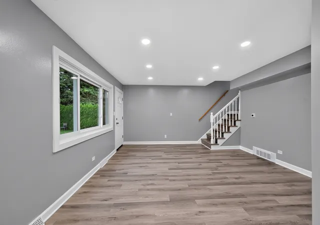 15th image of 257 Dover Dr #c, Des Plaines, IL 60018 | MLS# 12723363