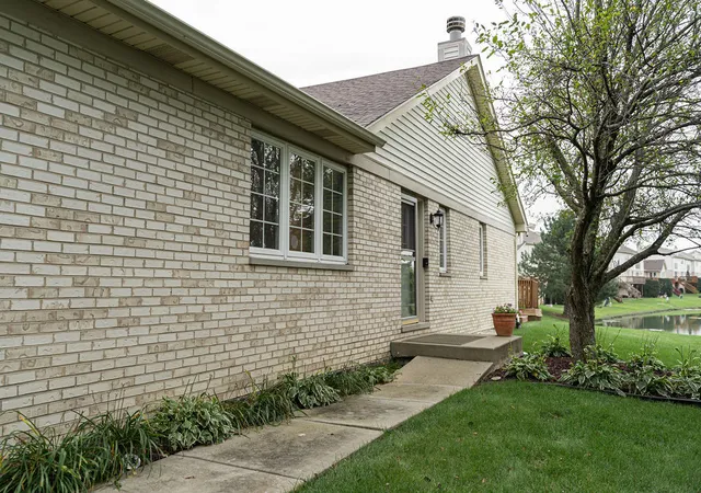 Photo 3 of Townhouse for sale at 116 Iliad Dr, Tinley Park, IL 60477 | MLS# 12723370 | Listing updated on 2026-09-12