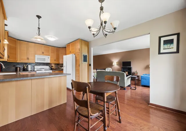 Photo 3 of Single family home for sale at 4093 Bayside Dr, Hanover Park, IL 60133 | MLS# 12723408 | Listing updated on 2026-09-23