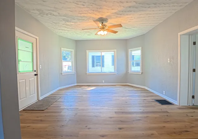 Photo 4 of Single family home for sale at 649 Indiana Ave, Galesburg, IL 61401 | MLS# 12723445 | Listing updated on 2026-10-20