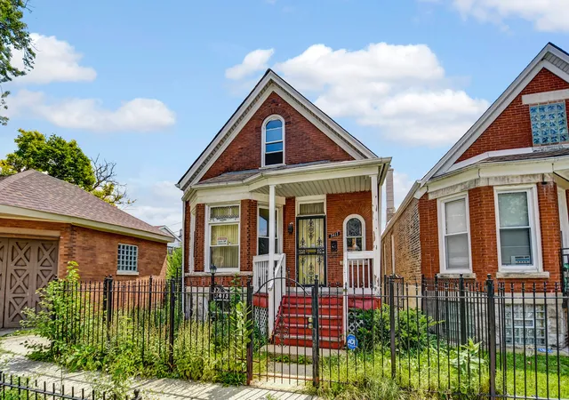 Single family home for sale at 3413 W Carroll Ave, Chicago, IL 60624 | MLS# 12723453
