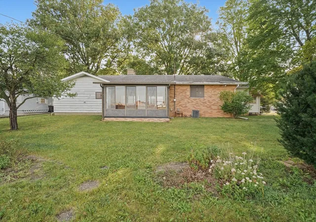 Photo 3 of Single family home for sale at 217 Cedar St, Gibson City, IL 60936 | MLS# 12723455 | Listing updated on 2026-09-28
