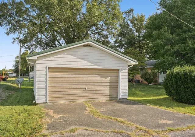 Photo 3 of Single family home for sale at 217 Cedar St, Gibson City, IL 60936 | MLS# 12723455 | Listing updated on 2026-09-28