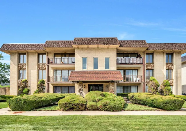 Photo 1 of Condo for sale at 4716 W 106th Place #1C, Oak Lawn, IL 60453 | MLS# 12723471 | Listing updated on 2026-08-25