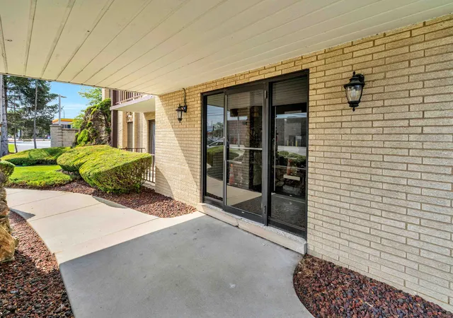 Photo 2 of Condo for sale at 4716 W 106th Place #1C, Oak Lawn, IL 60453 | MLS# 12723471 | Listing updated on 2026-08-25
