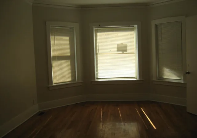 Listing Photo 4 - Condo for sale in building located at 1237 N Harding Ave, Chicago, IL 60651