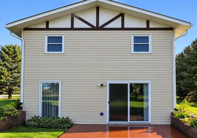 Photo 3 of Single family home for sale at 6715 S Oak Grv Rd, Harvard, IL 60033 | MLS# 12723487 | Listing updated on 2026-10-07