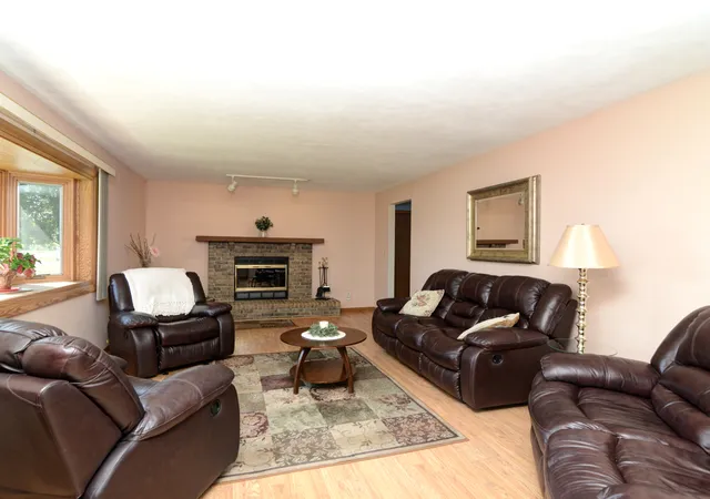 Photo 4 of Single family home for sale at 6715 S Oak Grv Rd, Harvard, IL 60033 | MLS# 12723487 | Listing updated on 2026-09-17