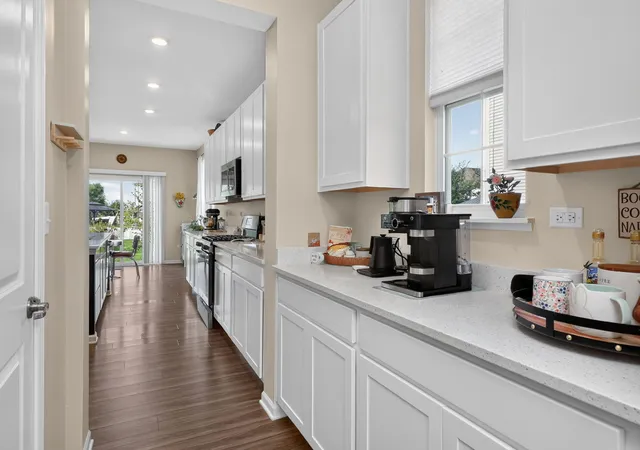 Photo 3 of Single family home for sale at 16156 S Lake View Rd, Plainfield, IL 60586 | MLS# 12723492 | Listing updated on 2026-10-08