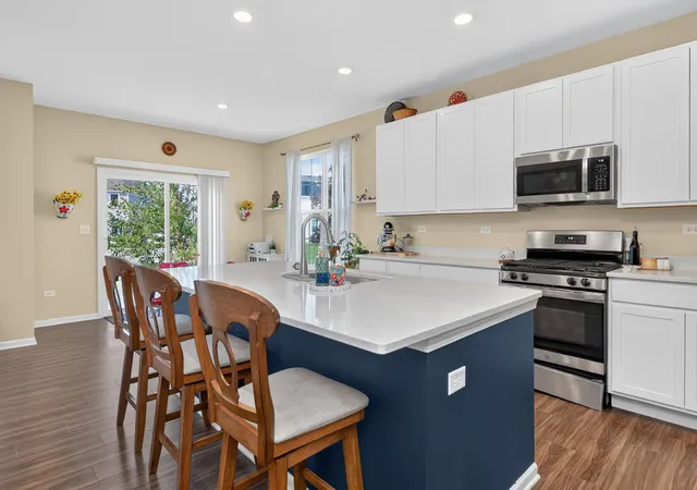 Photo 4 of Single family home for sale at 16156 S Lake View Rd, Plainfield, IL 60586 | MLS# 12723492 | Listing updated on 2026-10-08