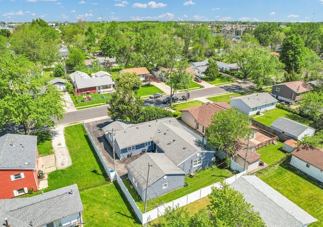 Photo 2 of Single family home for sale at 1309 Eureka St, Urbana, IL 61801 | MLS# 12723502 | Listing updated on 2026-09-21