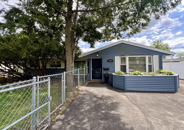 Photo 4 of Single family home for sale at 1309 Eureka St, Urbana, IL 61801 | MLS# 12723502 | Listing updated on 2026-09-21